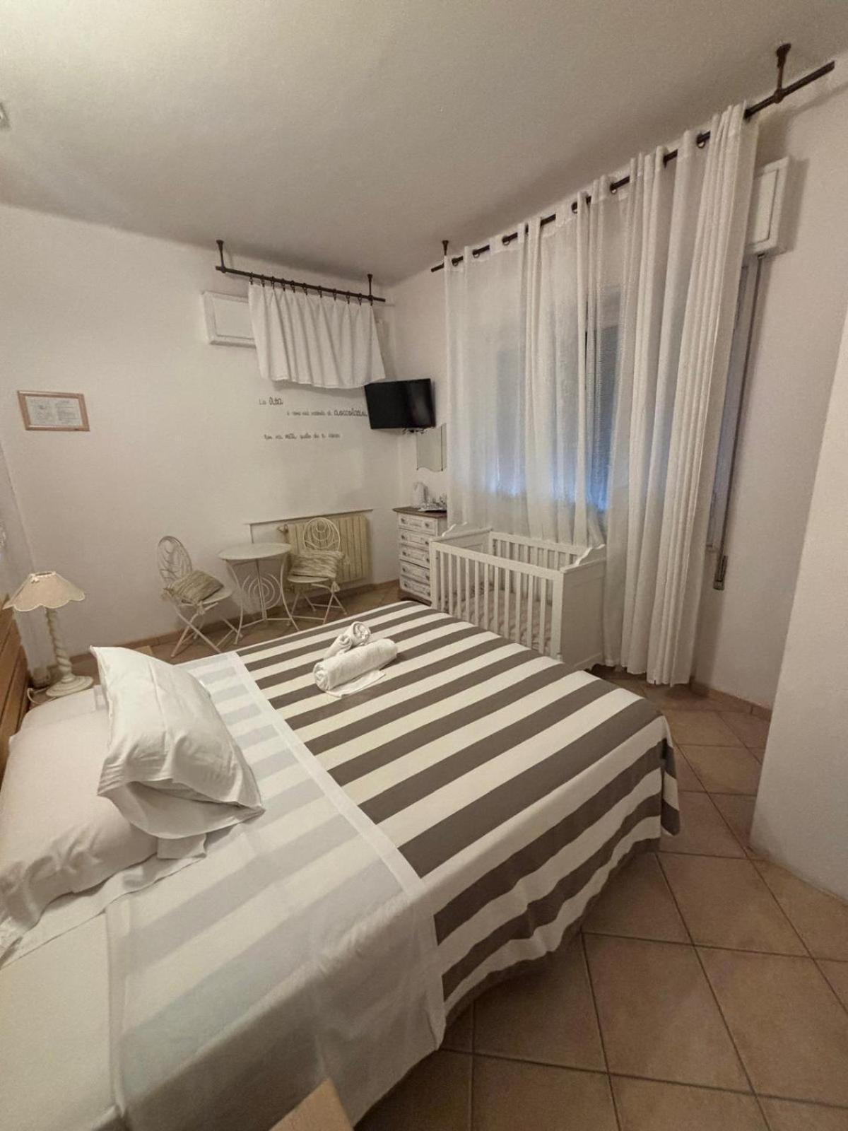 Casa Versilia Hotel Marina di Massa Extérieur photo
