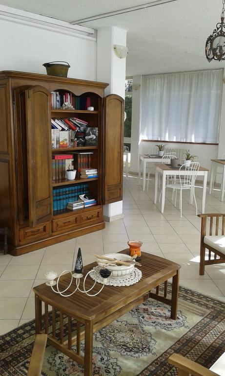 Casa Versilia Hotel Marina di Massa Extérieur photo